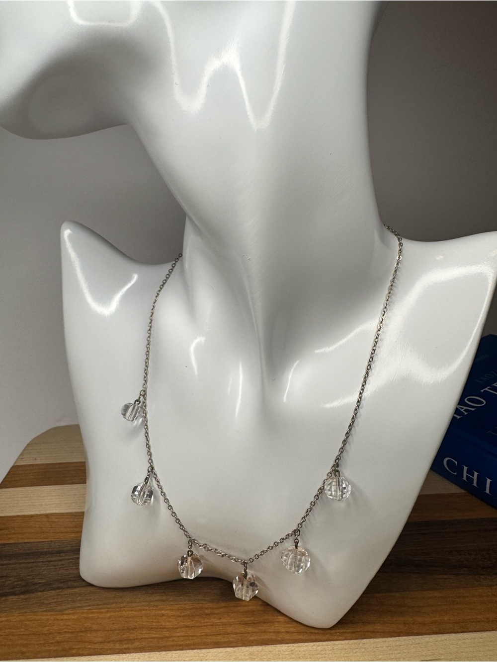 Beautiful Art deco clear stone Drop Necklace